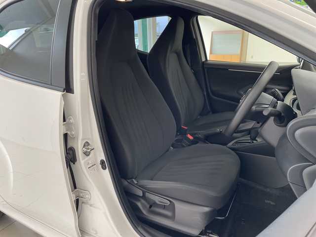 トヨタ ヤリス ハイブリッド X 新潟県 2022(令4)年 4.8万km スーパーホワイトⅡ 4WD/純正ナビありディスプレイオーディオ/BT/USB/バックカメラ/ETC/衝突被害軽減ブレーキ/レーンキープアシスト/レーダークルーズコントロール/ステアリングスイッチ/スマートキー/プッシュスタート/オートライト/オートハイビーム