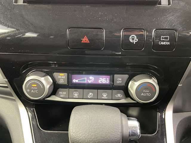 日産 セレナ ハイウェイスターVセレクションⅡ 道央・札幌 2019(令1)年 3.2万km ブリリアントホワイトパール ・４ＷＤ　/エマージェンシーブレーキ　/・社外9インチ　ナビ/・BT/DVD/CD/SD/フルセグTV）　/・アラウンドビューモニター　/・インテリジェントパーキングアシスト　/・両側パワースライドドア　/・クルーズコントロール　/・ＬＥＤオートライト　/・フォグランプ　/・スマートキー/・ETC/・純正AW付スタッドレスタイヤ積込