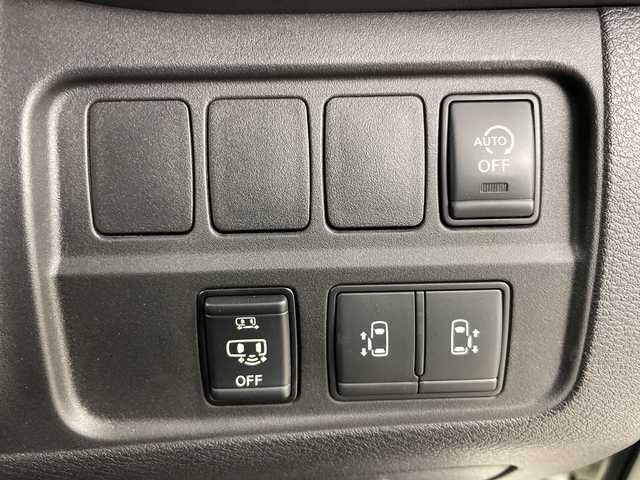 日産 セレナ ハイウェイスターVセレクションⅡ 道央・札幌 2019(令1)年 3.2万km ブリリアントホワイトパール ・４ＷＤ　/エマージェンシーブレーキ　/・社外9インチ　ナビ/・BT/DVD/CD/SD/フルセグTV）　/・アラウンドビューモニター　/・インテリジェントパーキングアシスト　/・両側パワースライドドア　/・クルーズコントロール　/・ＬＥＤオートライト　/・フォグランプ　/・スマートキー/・ETC/・純正AW付スタッドレスタイヤ積込