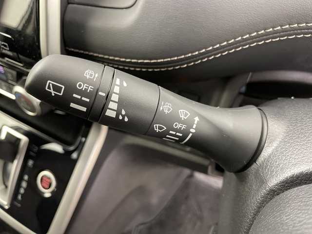 日産 セレナ ハイウェイスターVセレクションⅡ 道央・札幌 2019(令1)年 3.2万km ブリリアントホワイトパール ・４ＷＤ　/エマージェンシーブレーキ　/・社外9インチ　ナビ/・BT/DVD/CD/SD/フルセグTV）　/・アラウンドビューモニター　/・インテリジェントパーキングアシスト　/・両側パワースライドドア　/・クルーズコントロール　/・ＬＥＤオートライト　/・フォグランプ　/・スマートキー/・ETC/・純正AW付スタッドレスタイヤ積込