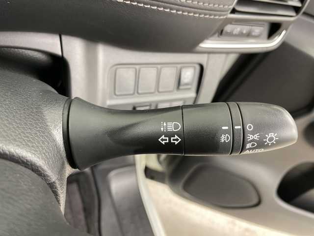 日産 セレナ ハイウェイスターVセレクションⅡ 道央・札幌 2019(令1)年 3.2万km ブリリアントホワイトパール ・４ＷＤ　/エマージェンシーブレーキ　/・社外9インチ　ナビ/・BT/DVD/CD/SD/フルセグTV）　/・アラウンドビューモニター　/・インテリジェントパーキングアシスト　/・両側パワースライドドア　/・クルーズコントロール　/・ＬＥＤオートライト　/・フォグランプ　/・スマートキー/・ETC/・純正AW付スタッドレスタイヤ積込