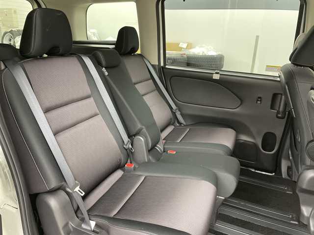 日産 セレナ ハイウェイスターVセレクションⅡ 道央・札幌 2019(令1)年 3.2万km ブリリアントホワイトパール ・４ＷＤ　/エマージェンシーブレーキ　/・社外9インチ　ナビ/・BT/DVD/CD/SD/フルセグTV）　/・アラウンドビューモニター　/・インテリジェントパーキングアシスト　/・両側パワースライドドア　/・クルーズコントロール　/・ＬＥＤオートライト　/・フォグランプ　/・スマートキー/・ETC/・純正AW付スタッドレスタイヤ積込