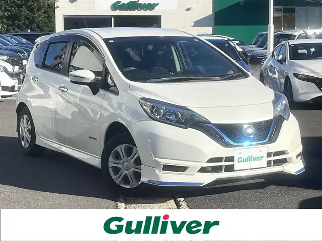 日産 ノート e－パワー X 島根県 2017(平29)年 4.5万km ブリリアントホワイトパール エアロ　/純正メモリナビ　/(フルセグTV/ＤＶＤ再生/Ｂｌｕｅｔｏｏｔｈ接続)/ＥＴＣ　/レーンアシスト　/インテリジェント　エマージェンシーブレーキ　/スマートキー/プッシュスタート　/純正ＬＥＤヘッドライト　/純正フロアマット