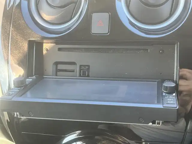 日産 ノート e－パワー X 島根県 2017(平29)年 4.5万km ブリリアントホワイトパール エアロ　/純正メモリナビ　/(フルセグTV/ＤＶＤ再生/Ｂｌｕｅｔｏｏｔｈ接続)/ＥＴＣ　/レーンアシスト　/インテリジェント　エマージェンシーブレーキ　/スマートキー/プッシュスタート　/純正ＬＥＤヘッドライト　/純正フロアマット