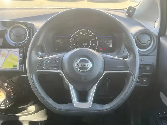 日産 ノート e－パワー X 島根県 2017(平29)年 4.5万km ブリリアントホワイトパール エアロ　/純正メモリナビ　/(フルセグTV/ＤＶＤ再生/Ｂｌｕｅｔｏｏｔｈ接続)/ＥＴＣ　/レーンアシスト　/インテリジェント　エマージェンシーブレーキ　/スマートキー/プッシュスタート　/純正ＬＥＤヘッドライト　/純正フロアマット