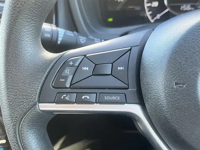 日産 ノート e－パワー X 島根県 2017(平29)年 4.5万km ブリリアントホワイトパール エアロ　/純正メモリナビ　/(フルセグTV/ＤＶＤ再生/Ｂｌｕｅｔｏｏｔｈ接続)/ＥＴＣ　/レーンアシスト　/インテリジェント　エマージェンシーブレーキ　/スマートキー/プッシュスタート　/純正ＬＥＤヘッドライト　/純正フロアマット