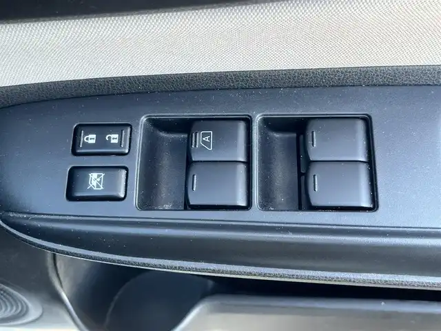 日産 ノート e－パワー X 島根県 2017(平29)年 4.5万km ブリリアントホワイトパール エアロ　/純正メモリナビ　/(フルセグTV/ＤＶＤ再生/Ｂｌｕｅｔｏｏｔｈ接続)/ＥＴＣ　/レーンアシスト　/インテリジェント　エマージェンシーブレーキ　/スマートキー/プッシュスタート　/純正ＬＥＤヘッドライト　/純正フロアマット