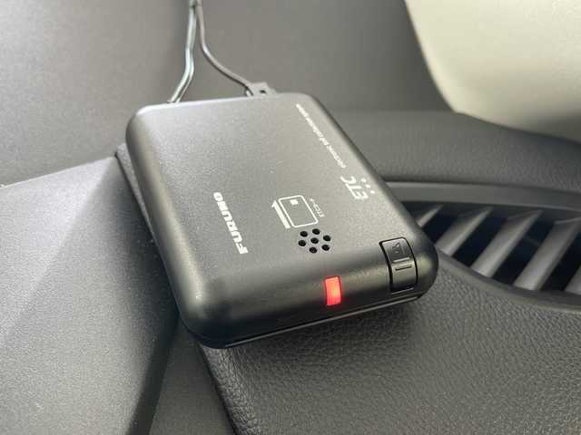 トヨタ ヤリスクロス X 道央・札幌 2023(令5)年 3万km ベージュ ・4WD/・純正メモリナビ  Bt/USB/Miracast/・トヨタセーフティセンス/・プリクラッシュセーフティ/・レーンディパーチャーアラート/・オートマチックハイビーム/・レーダークルーズコントロール/・バックカメラ/・LEDオートライト/・フォグランプ/・クリアランスソナー/・スマートキー/・ETC