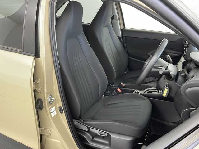 トヨタ ヤリスクロス X 道央・札幌 2023(令5)年 3万km ベージュ ・4WD/・純正メモリナビ  Bt/USB/Miracast/・トヨタセーフティセンス/・プリクラッシュセーフティ/・レーンディパーチャーアラート/・オートマチックハイビーム/・レーダークルーズコントロール/・バックカメラ/・LEDオートライト/・フォグランプ/・クリアランスソナー/・スマートキー/・ETC