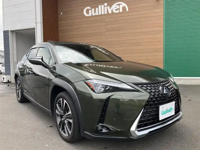 レクサス ＵＸ 250h バージョンL 埼玉県 2020(令2)年 7.5万km テレーンカーキマイカM ワンオーナー/4WD/サンルーフ/茶革シート/　・パワーシート（運転席メモリー機能付き）/　・シートヒーター/　・シートエアコン/レクサスセーフティーシステム＋/　・PCS（プリクラッシュセーフティ）/　・LTA（レーントレーシングアシスト）/　・AHS（アダプティブハイビームアシスト）/　・AHB（オートマチックハイビーム）/　・RSA（ロードサインアシスト）/　・レーダークルーズコントロール/　・先行車発進告知機能/純正メーカーナビ/　・フルセグTV/　・CD/DVD再生/　・Bluetooth接続/　・AUX/USB端子/　・SDサウンドライブラリー/　・連動ビルトインETC2.0/パノラミックビューモニター/前後ドライブレコーダー/ブラインドスポットモニター/クリアランスソナー/パワーバックドア/ステアリングヒーター/3眼LEDヘッドライト/LEDフォグ/純正18インチAW/ナノイー内蔵オートエアコン/スマートキー×2/カードキー×1/プッシュスタートボタン/革巻きステアリング/ドアバイザー/保証書/取扱説明書/ナビ取扱説明書/レクサス整備記録簿（R3.R4.R5.R6）