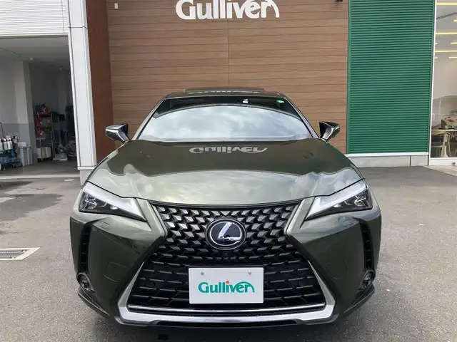 レクサス ＵＸ 250h バージョンL 埼玉県 2020(令2)年 7.5万km テレーンカーキマイカM ワンオーナー/4WD/サンルーフ/茶革シート/　・パワーシート（運転席メモリー機能付き）/　・シートヒーター/　・シートエアコン/レクサスセーフティーシステム＋/　・PCS（プリクラッシュセーフティ）/　・LTA（レーントレーシングアシスト）/　・AHS（アダプティブハイビームアシスト）/　・AHB（オートマチックハイビーム）/　・RSA（ロードサインアシスト）/　・レーダークルーズコントロール/　・先行車発進告知機能/純正メーカーナビ/　・フルセグTV/　・CD/DVD再生/　・Bluetooth接続/　・AUX/USB端子/　・SDサウンドライブラリー/　・連動ビルトインETC2.0/パノラミックビューモニター/前後ドライブレコーダー/ブラインドスポットモニター/クリアランスソナー/パワーバックドア/ステアリングヒーター/3眼LEDヘッドライト/LEDフォグ/純正18インチAW/ナノイー内蔵オートエアコン/スマートキー×2/カードキー×1/プッシュスタートボタン/革巻きステアリング/ドアバイザー/保証書/取扱説明書/ナビ取扱説明書/レクサス整備記録簿（R3.R4.R5.R6）