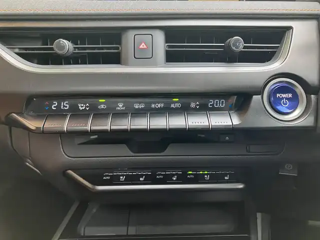 レクサス ＵＸ 250h バージョンL 埼玉県 2020(令2)年 7.5万km テレーンカーキマイカM ワンオーナー/4WD/サンルーフ/茶革シート/　・パワーシート（運転席メモリー機能付き）/　・シートヒーター/　・シートエアコン/レクサスセーフティーシステム＋/　・PCS（プリクラッシュセーフティ）/　・LTA（レーントレーシングアシスト）/　・AHS（アダプティブハイビームアシスト）/　・AHB（オートマチックハイビーム）/　・RSA（ロードサインアシスト）/　・レーダークルーズコントロール/　・先行車発進告知機能/純正メーカーナビ/　・フルセグTV/　・CD/DVD再生/　・Bluetooth接続/　・AUX/USB端子/　・SDサウンドライブラリー/　・連動ビルトインETC2.0/パノラミックビューモニター/前後ドライブレコーダー/ブラインドスポットモニター/クリアランスソナー/パワーバックドア/ステアリングヒーター/3眼LEDヘッドライト/LEDフォグ/純正18インチAW/ナノイー内蔵オートエアコン/スマートキー×2/カードキー×1/プッシュスタートボタン/革巻きステアリング/ドアバイザー/保証書/取扱説明書/ナビ取扱説明書/レクサス整備記録簿（R3.R4.R5.R6）