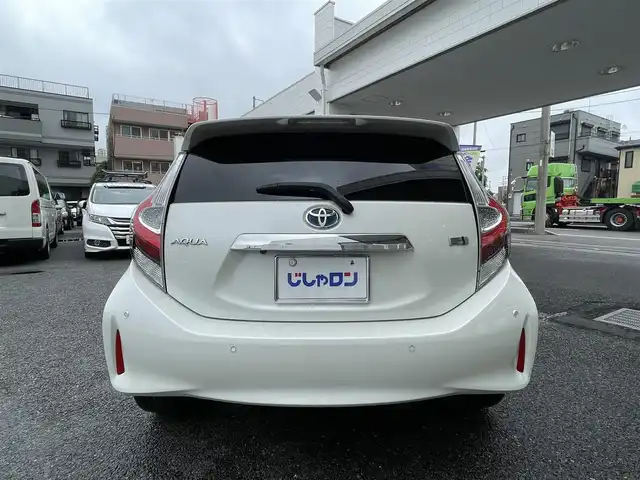 トヨタ アクア S スタイルブラック 埼玉県 2019(平31)年 9.8万km ホワイトパールクリスタルシャイン (株)IDOMが運営する【じしゃロン鳩ヶ谷店】の自社ローン専用車両になりますこちらは現金またはオートローンご利用時の価格です。自社ローンご希望の方は別途その旨お申付け下さい/社外ナビ/フルセグTV/・AM/FM/CD/DVD/BT/SD/バックカメラ/衝突軽減ブレーキ/レーンキープアシスト/オートマチックハイビーム/プッシュスタート/スマートキー/スペアキー/ステアリングスイッチ/ETC/社外アルミホイール