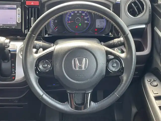 ホンダ Ｎ ＷＧＮ カスタム G ターボパッケージ 埼玉県 2014(平26)年 6.3万km スマートブラック ・ディーラー記録簿（H27-30.R1-3.5.6）/・純正ナビ(AM/FM/CD/DVD/ワンセグTV/BT/SD）/・バックカメラ/・ETC/・純正マット/・360度ドライブレコーダー/・クルーズコントロール/・衝突防止システム/・横滑り防止装置/・パドルシフト/・スペアキー×1/・保証書/・取扱説明書