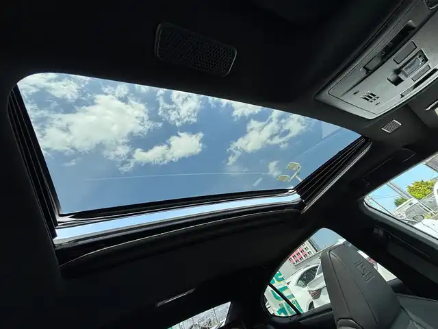 レクサス ＥＳ 300h Fスポーツ 宮城県 2022(令4)年 1万km ホワイトノーヴァガラスフレーク ワンオーナー/登録時9824km/パノラミックビューモニターセット/・パノラミックビューモニター/・パーキングサポートブレーキ（後方歩行者）/カラーヘッドアップディスプレイ/＝＝＝/ムーンルーフ/セーフティシステムプラス/・プリクラッシュセーフティ/・レーントレーシングアシスト/・アダプティブハイビームシステム/・レーダークルーズコントロール/・ロードサインアシスト/・先行車発進告知機能/・ドライバー異常時対応システム/ブラインドスポットモニター/パーキングサポートブレーキ（静止物/後方接近車両）/純正12.3インチディスプレイナビ/・CD/DVD/・Bluetooth/・フルセグTV/ビルトインETC2.0/ドライブレコーダー/パワートランクリッド/L_tex（合皮）スポーツシート/ステアリングヒーター/シートヒーター/ベンチレーション/パワーシート（運転席メモリー機能付）/電動サンシェード（リア）/3眼LEDヘッドライト/電動パーキングブレーキ/ブレーキホールド/スマートキー＆プッシュスタート/純正19インチAW/フロアマット/ドアバイザー