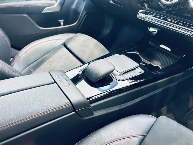 メルセデス・ベンツ ＣＬＡ２００ｄ AMGライン 大阪府 2020(令2)年 3.4万km コスモスブラック ワンオーナー/レーダーセーフティ/ハーフレザー/メモリ付きパワーシート/シートヒーター/ACC/ブラインドスポット/純正ナビ/TV/バックカメラ/純正18インチAW/LEDヘッドライト/アンビエントライト/ワイヤレス充電