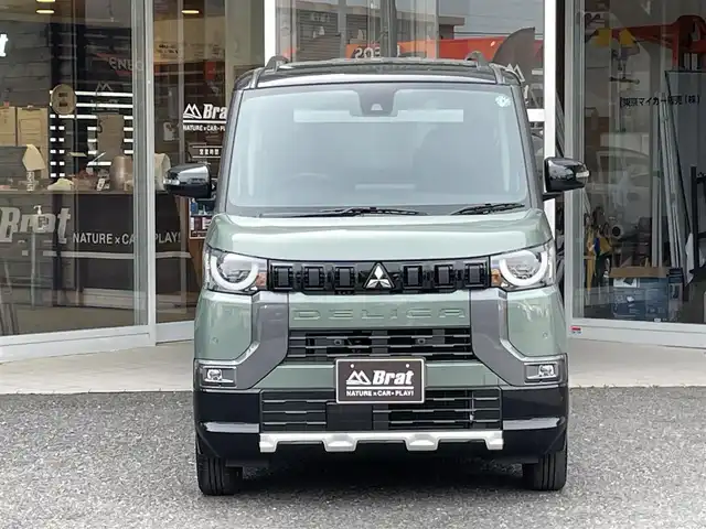 三菱 デリカミニ T プレミアム 福島県 2024(令6)年 0.1万km未満 緑Ｍ ・ルーフレール/・４WDターボ/・デジタルルームミラー/・アラウンドモニター付き/・LEDヘッドライト/・レーンキープアシスト/・両側パワースライドドア/・ハンズフリーオートスライドドア/・衝突軽減ブレーキ/・前席シートヒーター/・レーダークルーズコントロール