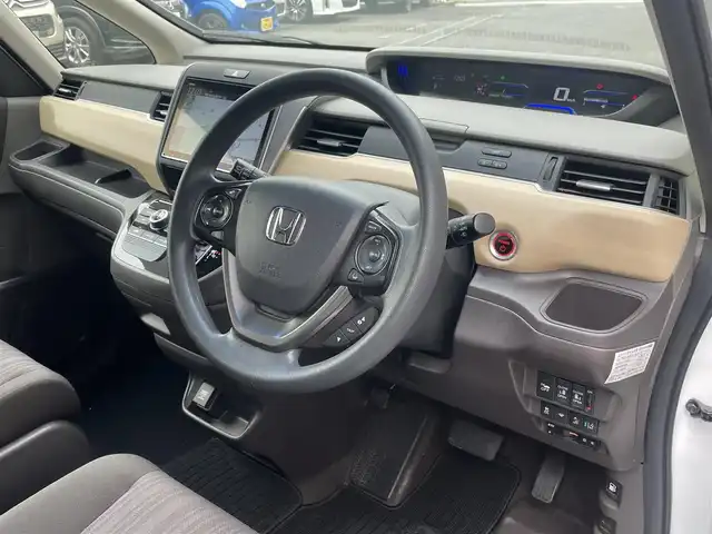 ホンダ フリード ハイブリット G ホンダセンシング 千葉県 2019(平31)年 5.2万km ホワイトオーキッドパール ワンオーナー/純正メモリナビ/9インチ/フルセグ/Bluetooth/SD/フリップダウンモニター11.6インチ/プッシュスタート/社外ドラレコ前後/ETC/オートライト/電動格納ミラー/レーダークルーズコントロール