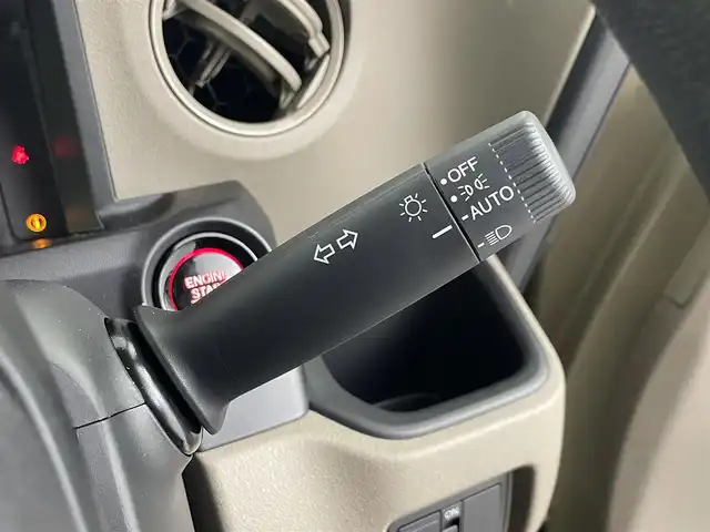 ホンダ Ｎ ＢＯＸ JOY 埼玉県 2025(令7)年 0.1万km未満 ベージュⅡ 届出済未使用車/レーダークルーズコントロール/横滑り防止装置/レーンキープアシスト/前後コーナーセンサー/オートライト/LEDヘッドライト/両側パワースライドドア/電動パーキング/チップアップシート/スマートキー/プッシュスタート