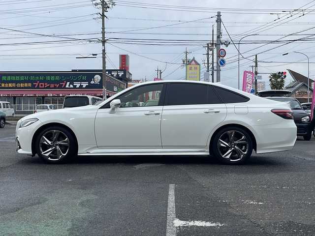 トヨタ クラウン RS アドバンス 愛知県 2018(平30)年 6.2万km ライムホワイトパールクリスタルシャイン /禁煙車//純正メモリーナビ//フルセグ/CD/DVD/BT/USB/AUX/Miracast//純正AW//純正フロアマット//ビルトインETC2.0//プッシュスタート//電子パーキング//革巻きステアリング//ステアリングヒーター/スイッチ//パドルシフト//AC100V充電//照明付きハンディミラー//オートリトラミラー//前席パワーシート//D席ポジションメモリ//シートヒーター//LEDヘッドライト//オートライト//フォグランプ//オートマチックハイビーム//ヘッドアップディスプレイ//ACC/PCS/LDA/BSM/RCTA/RSA//前後クリアランスソナー//パーキングサポートブレーキ//W＋サイドエアバック//カーテンエアバック//新車時保証書//取扱説明書（ナビ・エンジンスターター）//整備記録簿R1.R2.R3.R5//スペアキー//エンジンスターター