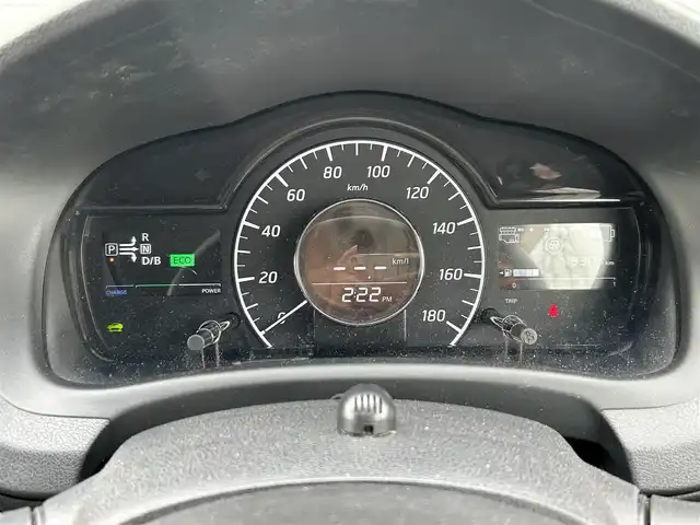 日産 ノート 群馬県 2017(平29)年 2万km ブリリアントシルバー ワンオーナー/エマージェンシーブレーキ/純正SDナビ/(CD/DVD/BT/AUX)/フルセグTV/全方位カメラ/ETC/オートライト/ステアリングスイッチ/前後コーナーセンサー/プッシュスタート/アイドリングストップ/純正フロアマット/純正ドアバイザー/保証書/取扱説明書