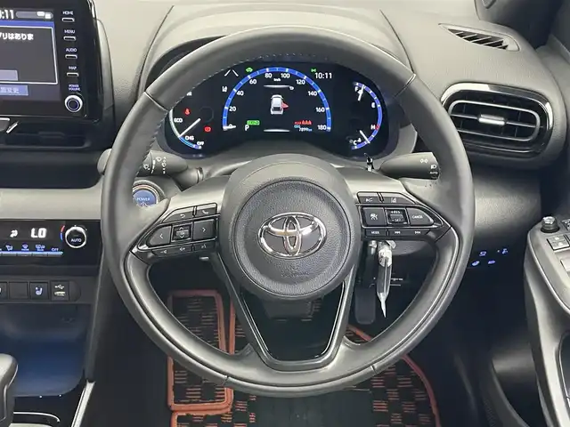 トヨタ ヤリスクロス ハイブリッド Z アドベンチャー 愛知県 2023(令5)年 0.8万km プラチナホワイトパールマイカ 純正ＤＡ　ミラキャスト対応　ＵＳＢ　全方位カメラ　ハーフレザー　シートヒーター　ハンドルヒーター　ＢＳＭ　セーフティセンス　衝突軽減　追従クルコン　ＬＥＤオートライト　ルーフレール　パワーシート　禁煙