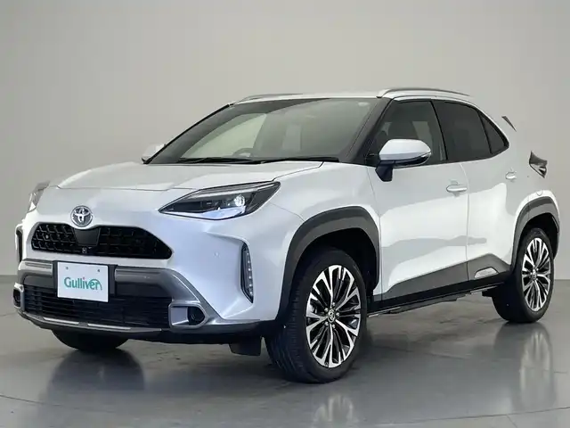 トヨタ ヤリスクロス ハイブリッド Z アドベンチャー 愛知県 2023(令5)年 0.8万km プラチナホワイトパールマイカ 純正ＤＡ　ミラキャスト対応　ＵＳＢ　全方位カメラ　ハーフレザー　シートヒーター　ハンドルヒーター　ＢＳＭ　セーフティセンス　衝突軽減　追従クルコン　ＬＥＤオートライト　ルーフレール　パワーシート　禁煙