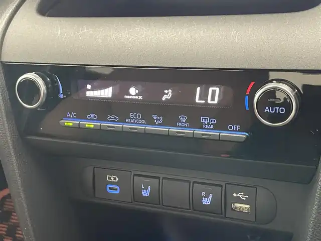 トヨタ ヤリスクロス ハイブリッド Z アドベンチャー 愛知県 2023(令5)年 0.8万km プラチナホワイトパールマイカ 純正ＤＡ　ミラキャスト対応　ＵＳＢ　全方位カメラ　ハーフレザー　シートヒーター　ハンドルヒーター　ＢＳＭ　セーフティセンス　衝突軽減　追従クルコン　ＬＥＤオートライト　ルーフレール　パワーシート　禁煙