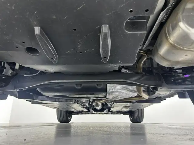 トヨタ ヤリスクロス ハイブリッド Z アドベンチャー 佐賀県 2023(令5)年 0.8万km プラチナホワイトパールマイカ 純正8インチディスプレイオーディオ/フルセグTV/Bluetooth/Androidauto/Applecarplay/全方位カメラ/衝突被害軽減システム/レーダークルーズコントロール/レーンアシスト/ブラインドスポットモニター/パーキングサポートブレーキ/ロードサインアシスト/クリアランスソナー/オートライト/オートマチックハイビーム/LEDヘッドライト/ETC/ステアリングヒーター/運転席・助手席シーヒーター/運転席パワーシート/電子パーキング/ブレーキホールド/ルーフレール/ハーフレザーシート/純正フロアマット/純正18インチアルミホイール/スマートキー