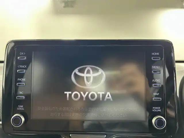 トヨタ ヤリスクロス ハイブリッド Z アドベンチャー 佐賀県 2023(令5)年 0.8万km プラチナホワイトパールマイカ 純正8インチディスプレイオーディオ/フルセグTV/Bluetooth/Androidauto/Applecarplay/全方位カメラ/衝突被害軽減システム/レーダークルーズコントロール/レーンアシスト/ブラインドスポットモニター/パーキングサポートブレーキ/ロードサインアシスト/クリアランスソナー/オートライト/オートマチックハイビーム/LEDヘッドライト/ETC/ステアリングヒーター/運転席・助手席シーヒーター/運転席パワーシート/電子パーキング/ブレーキホールド/ルーフレール/ハーフレザーシート/純正フロアマット/純正18インチアルミホイール/スマートキー