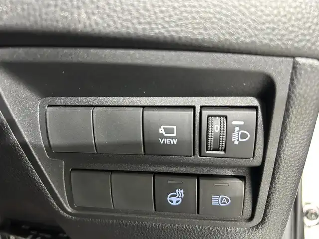 トヨタ ヤリスクロス ハイブリッド Z アドベンチャー 佐賀県 2023(令5)年 0.8万km プラチナホワイトパールマイカ 純正8インチディスプレイオーディオ/フルセグTV/Bluetooth/Androidauto/Applecarplay/全方位カメラ/衝突被害軽減システム/レーダークルーズコントロール/レーンアシスト/ブラインドスポットモニター/パーキングサポートブレーキ/ロードサインアシスト/クリアランスソナー/オートライト/オートマチックハイビーム/LEDヘッドライト/ETC/ステアリングヒーター/運転席・助手席シーヒーター/運転席パワーシート/電子パーキング/ブレーキホールド/ルーフレール/ハーフレザーシート/純正フロアマット/純正18インチアルミホイール/スマートキー