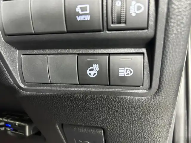 トヨタ ヤリスクロス ハイブリッド Z アドベンチャー 佐賀県 2023(令5)年 0.8万km プラチナホワイトパールマイカ 純正8インチディスプレイオーディオ/フルセグTV/Bluetooth/Androidauto/Applecarplay/全方位カメラ/衝突被害軽減システム/レーダークルーズコントロール/レーンアシスト/ブラインドスポットモニター/パーキングサポートブレーキ/ロードサインアシスト/クリアランスソナー/オートライト/オートマチックハイビーム/LEDヘッドライト/ETC/ステアリングヒーター/運転席・助手席シーヒーター/運転席パワーシート/電子パーキング/ブレーキホールド/ルーフレール/ハーフレザーシート/純正フロアマット/純正18インチアルミホイール/スマートキー