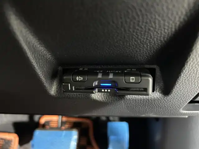 トヨタ ヤリスクロス ハイブリッド Z アドベンチャー 佐賀県 2023(令5)年 0.8万km プラチナホワイトパールマイカ 純正8インチディスプレイオーディオ/フルセグTV/Bluetooth/Androidauto/Applecarplay/全方位カメラ/衝突被害軽減システム/レーダークルーズコントロール/レーンアシスト/ブラインドスポットモニター/パーキングサポートブレーキ/ロードサインアシスト/クリアランスソナー/オートライト/オートマチックハイビーム/LEDヘッドライト/ETC/ステアリングヒーター/運転席・助手席シーヒーター/運転席パワーシート/電子パーキング/ブレーキホールド/ルーフレール/ハーフレザーシート/純正フロアマット/純正18インチアルミホイール/スマートキー