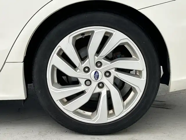 スバル レヴォーグ 1．6GT アイサイト Sスタイル 愛知県 2018(平30)年 9.2万km クリスタルホワイトP 純正８型ナビ/・Bluetooth/・CD/DVD/・フルセグテレビ/バックカメラ/フロントビューモニター/サイドビューモニター/追従クルーズコントロール/前方ドライブレコーダー/オートマチックハイビーム/パドルシフト/シートヒーター/パワーシート