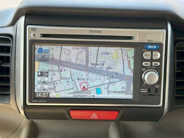 ホンダ Ｎ ＢＯＸ G Lパッケージ 兵庫県 2013(平25)年 4.6万km プレミアムホワイトパール 純正ナビ/FM AM CD DVD/左側パワースライドドア/バックカメラ/AAC/社外LEDヘッドライト/ABS/横滑り防止装置/ベンチシート