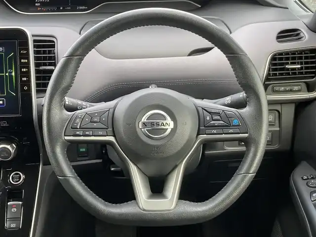 日産 セレナ ハイウェイスター V 千葉県 2021(令3)年 2.2万km サンライズオレンジ/ダイヤモンドブラック 純正10ナビ/（フルセグTV CD DVD BT FM AM）/全周囲カメラ/プロパイロット/デジタルインナーミラー/衝突被害軽減システム/車線逸脱警報/クルーズコントロール/両側パワースライドドア/ETC/ドライブレコーダー/アイドリングストップ/LEDヘッドライト/フォグランプ/オートライト/ウィンカーミラー/電動格納ミラー/純正16インチAW/シートリフター/プッシュスタート/スマートキー/フロアマット/ドアバイザー/スペアキー/取扱説明書/保証書”