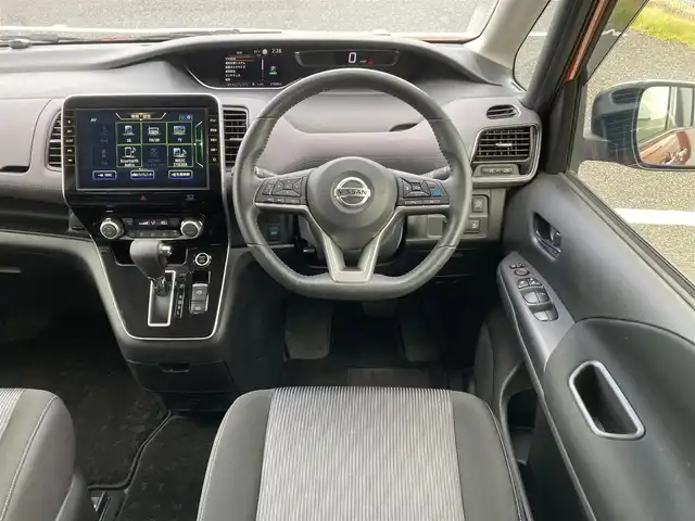 日産 セレナ ハイウェイスター V 千葉県 2021(令3)年 2.2万km サンライズオレンジ/ダイヤモンドブラック 純正10ナビ/（フルセグTV CD DVD BT FM AM）/全周囲カメラ/プロパイロット/デジタルインナーミラー/衝突被害軽減システム/車線逸脱警報/クルーズコントロール/両側パワースライドドア/ETC/ドライブレコーダー/アイドリングストップ/LEDヘッドライト/フォグランプ/オートライト/ウィンカーミラー/電動格納ミラー/純正16インチAW/シートリフター/プッシュスタート/スマートキー/フロアマット/ドアバイザー/スペアキー/取扱説明書/保証書”