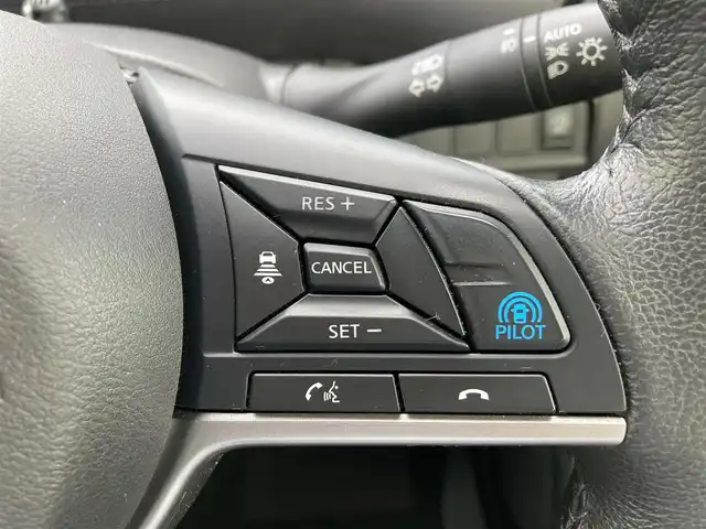 日産 セレナ ハイウェイスター V 千葉県 2021(令3)年 2.2万km サンライズオレンジ/ダイヤモンドブラック 純正10ナビ/（フルセグTV CD DVD BT FM AM）/全周囲カメラ/プロパイロット/デジタルインナーミラー/衝突被害軽減システム/車線逸脱警報/クルーズコントロール/両側パワースライドドア/ETC/ドライブレコーダー/アイドリングストップ/LEDヘッドライト/フォグランプ/オートライト/ウィンカーミラー/電動格納ミラー/純正16インチAW/シートリフター/プッシュスタート/スマートキー/フロアマット/ドアバイザー/スペアキー/取扱説明書/保証書”