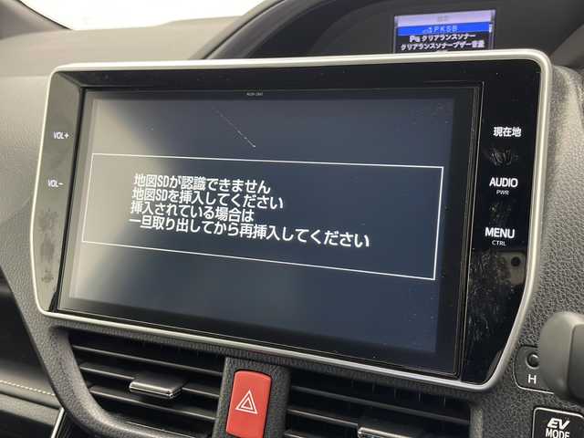 トヨタ エスクァイア ハイブリッド Gi プレミアムパッケージ ブラックテーラード 千葉県 2019(令1)年 6.2万km ホワイトパールクリスタルシャイン 純正ナビ/Bluetooth CD DVD フルセグ/ＥＴＣ/フリップダウンモニター/ドライブレコーダー/バックカメラ/シートヒーター/両側パワースライドドア/純正アルミホイール/純正フロアマット/クルーズコントロール/アイドリングストップ/トヨタセーフティーセンス/プリクラッシュセーフティー/レーンディパーチャーアラート/クリアランスソナー/オートハイビーム/スペアキー/プッシュスタート/スマートキー/ウィンカーミラー/フォグランプ/電動格納ミラー/LEDヘッドライト