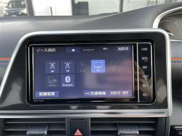 トヨタ シエンタ ハイブリッド G クエロ 千葉県 2019(平31)年 2万km ブラックマイカ/センシュアルレッドマイカ 純正メモリナビ/(フルセグTV CD DVD BT FM AM)/全周囲カメラ/前後ドライブレコーダー/衝突被害軽減システム/クルーズコントロール/両側パワースライドドア/横滑り防止装置/ETC2.0/アイドリングストップ/LEDヘッドライト/フォグランプ/オートライト/ウィンカーミラー/電動格納ミラー/純正15インチAW/シートリフター/プッシュスタート/スマートキー/フロアマット/ドアバイザー/保証書