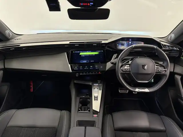 プジョー ３０８ GT ブルーHDi 岡山県 2022(令4)年 3.4万km 緑 エレクトリックパーキングブレーキ/フロント＆バックソナー/360ビジョン/アクティブセーフブレーキ/アクティブクルーズコントロール/レーンキープアシスト/トラフィックサインインフォメーション/LEDヘッドライト/コネクテッドナビゲーション/AppleCarPlay/ETC/ハーフレザーシート/シートヒーター/D席メモリー付パワーシート/D/N電動ランバーサポート/アンビエントライト/ドライブレコーダー前後