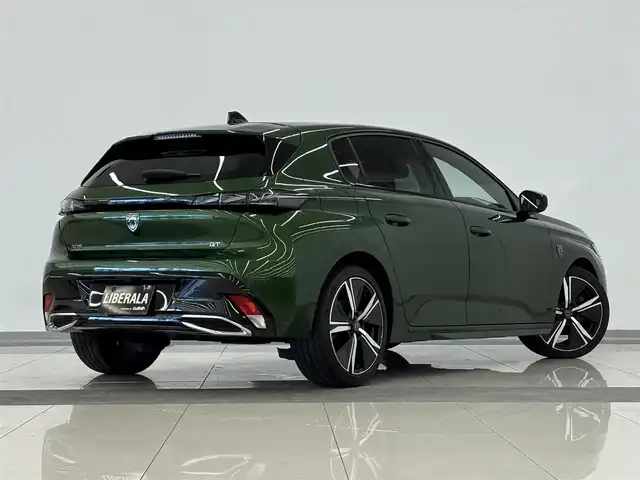 プジョー ３０８ GT ブルーHDi 岡山県 2022(令4)年 3.4万km 緑 エレクトリックパーキングブレーキ/フロント＆バックソナー/360ビジョン/アクティブセーフブレーキ/アクティブクルーズコントロール/レーンキープアシスト/トラフィックサインインフォメーション/LEDヘッドライト/コネクテッドナビゲーション/AppleCarPlay/ETC/ハーフレザーシート/シートヒーター/D席メモリー付パワーシート/D/N電動ランバーサポート/アンビエントライト/ドライブレコーダー前後