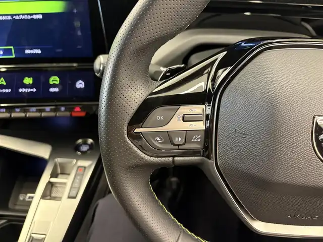 プジョー ３０８ GT ブルーHDi 岡山県 2022(令4)年 3.4万km 緑 エレクトリックパーキングブレーキ/フロント＆バックソナー/360ビジョン/アクティブセーフブレーキ/アクティブクルーズコントロール/レーンキープアシスト/トラフィックサインインフォメーション/LEDヘッドライト/コネクテッドナビゲーション/AppleCarPlay/ETC/ハーフレザーシート/シートヒーター/D席メモリー付パワーシート/D/N電動ランバーサポート/アンビエントライト/ドライブレコーダー前後