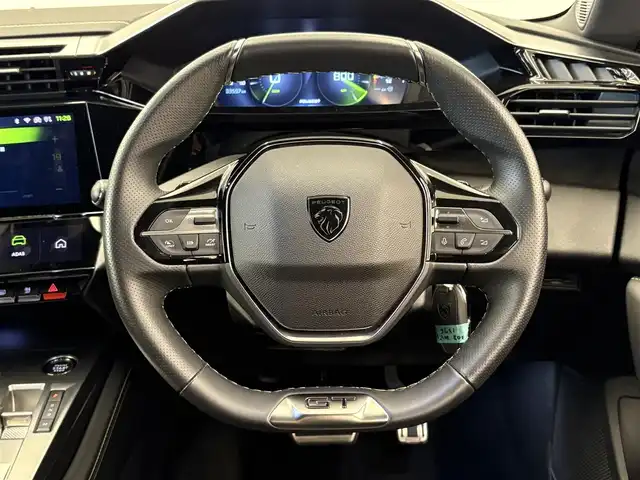 プジョー ３０８ GT ブルーHDi 岡山県 2022(令4)年 3.4万km 緑 エレクトリックパーキングブレーキ/フロント＆バックソナー/360ビジョン/アクティブセーフブレーキ/アクティブクルーズコントロール/レーンキープアシスト/トラフィックサインインフォメーション/LEDヘッドライト/コネクテッドナビゲーション/AppleCarPlay/ETC/ハーフレザーシート/シートヒーター/D席メモリー付パワーシート/D/N電動ランバーサポート/アンビエントライト/ドライブレコーダー前後