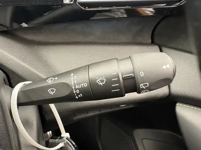 プジョー ３０８ GT ブルーHDi 岡山県 2022(令4)年 3.4万km 緑 エレクトリックパーキングブレーキ/フロント＆バックソナー/360ビジョン/アクティブセーフブレーキ/アクティブクルーズコントロール/レーンキープアシスト/トラフィックサインインフォメーション/LEDヘッドライト/コネクテッドナビゲーション/AppleCarPlay/ETC/ハーフレザーシート/シートヒーター/D席メモリー付パワーシート/D/N電動ランバーサポート/アンビエントライト/ドライブレコーダー前後