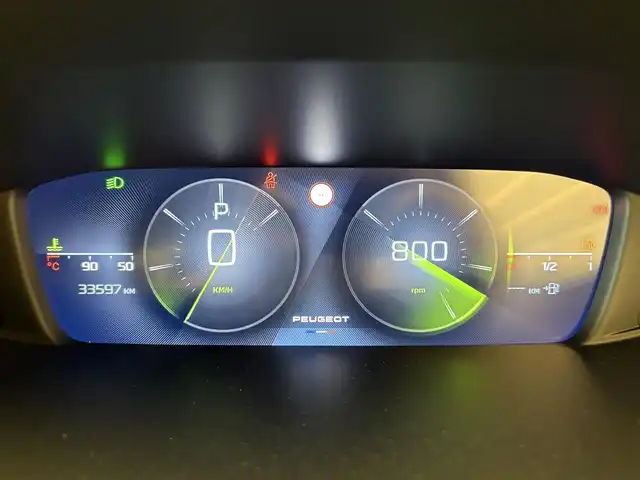 プジョー ３０８ GT ブルーHDi 岡山県 2022(令4)年 3.4万km 緑 エレクトリックパーキングブレーキ/フロント＆バックソナー/360ビジョン/アクティブセーフブレーキ/アクティブクルーズコントロール/レーンキープアシスト/トラフィックサインインフォメーション/LEDヘッドライト/コネクテッドナビゲーション/AppleCarPlay/ETC/ハーフレザーシート/シートヒーター/D席メモリー付パワーシート/D/N電動ランバーサポート/アンビエントライト/ドライブレコーダー前後