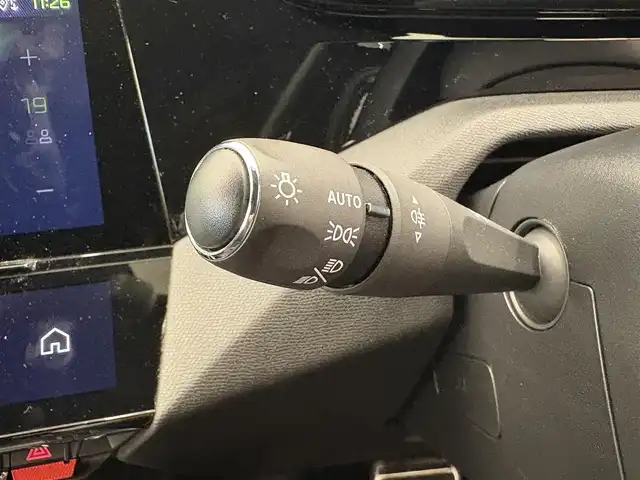 プジョー ３０８ GT ブルーHDi 岡山県 2022(令4)年 3.4万km 緑 エレクトリックパーキングブレーキ/フロント＆バックソナー/360ビジョン/アクティブセーフブレーキ/アクティブクルーズコントロール/レーンキープアシスト/トラフィックサインインフォメーション/LEDヘッドライト/コネクテッドナビゲーション/AppleCarPlay/ETC/ハーフレザーシート/シートヒーター/D席メモリー付パワーシート/D/N電動ランバーサポート/アンビエントライト/ドライブレコーダー前後