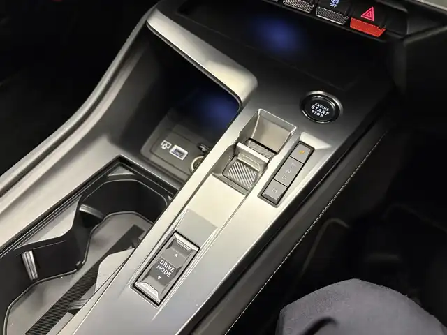 プジョー ３０８ GT ブルーHDi 岡山県 2022(令4)年 3.4万km 緑 エレクトリックパーキングブレーキ/フロント＆バックソナー/360ビジョン/アクティブセーフブレーキ/アクティブクルーズコントロール/レーンキープアシスト/トラフィックサインインフォメーション/LEDヘッドライト/コネクテッドナビゲーション/AppleCarPlay/ETC/ハーフレザーシート/シートヒーター/D席メモリー付パワーシート/D/N電動ランバーサポート/アンビエントライト/ドライブレコーダー前後