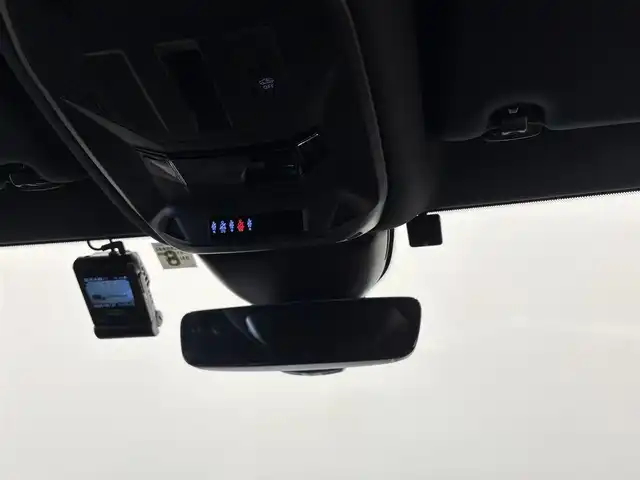 プジョー ３０８ GT ブルーHDi 岡山県 2022(令4)年 3.4万km 緑 エレクトリックパーキングブレーキ/フロント＆バックソナー/360ビジョン/アクティブセーフブレーキ/アクティブクルーズコントロール/レーンキープアシスト/トラフィックサインインフォメーション/LEDヘッドライト/コネクテッドナビゲーション/AppleCarPlay/ETC/ハーフレザーシート/シートヒーター/D席メモリー付パワーシート/D/N電動ランバーサポート/アンビエントライト/ドライブレコーダー前後