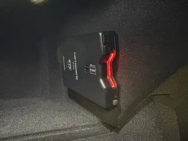 プジョー ３０８ GT ブルーHDi 岡山県 2022(令4)年 3.4万km 緑 エレクトリックパーキングブレーキ/フロント＆バックソナー/360ビジョン/アクティブセーフブレーキ/アクティブクルーズコントロール/レーンキープアシスト/トラフィックサインインフォメーション/LEDヘッドライト/コネクテッドナビゲーション/AppleCarPlay/ETC/ハーフレザーシート/シートヒーター/D席メモリー付パワーシート/D/N電動ランバーサポート/アンビエントライト/ドライブレコーダー前後